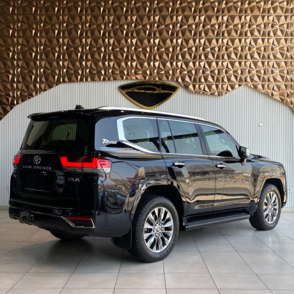 TOYOTA LAND CRUISER VXR TWIN TURBO - Image 4