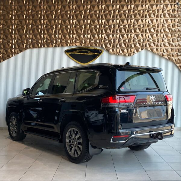 TOYOTA LAND CRUISER VXR TWIN TURBO - Image 7