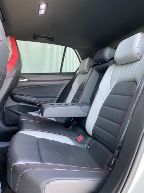 VOLKSWAGEN GOLF GTI - Image 10