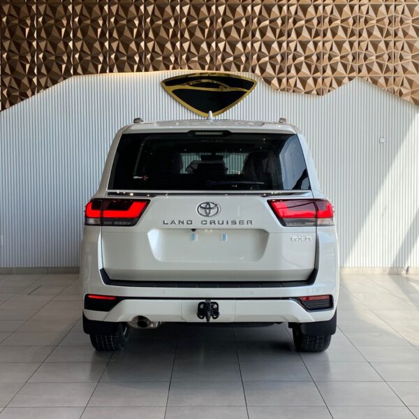 TOYOTA LAND CRUISER GXR V6 4.0 - Image 4