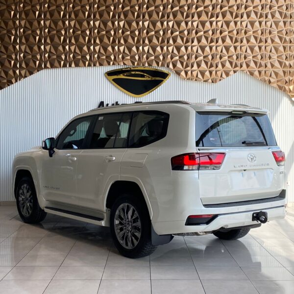 TOYOTA LAND CRUISER GXR V6 4.0 - Image 6