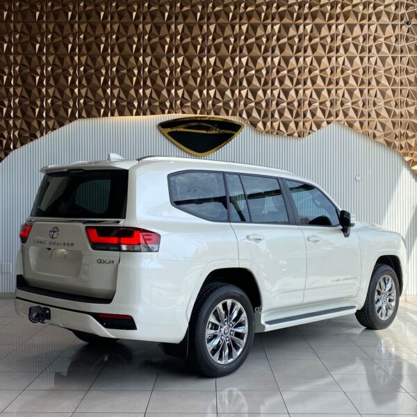 TOYOTA LAND CRUISER GXR V6 4.0 - Image 5