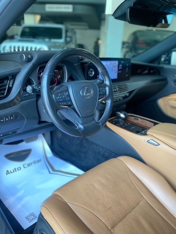LEXUS LS-350 - Image 8