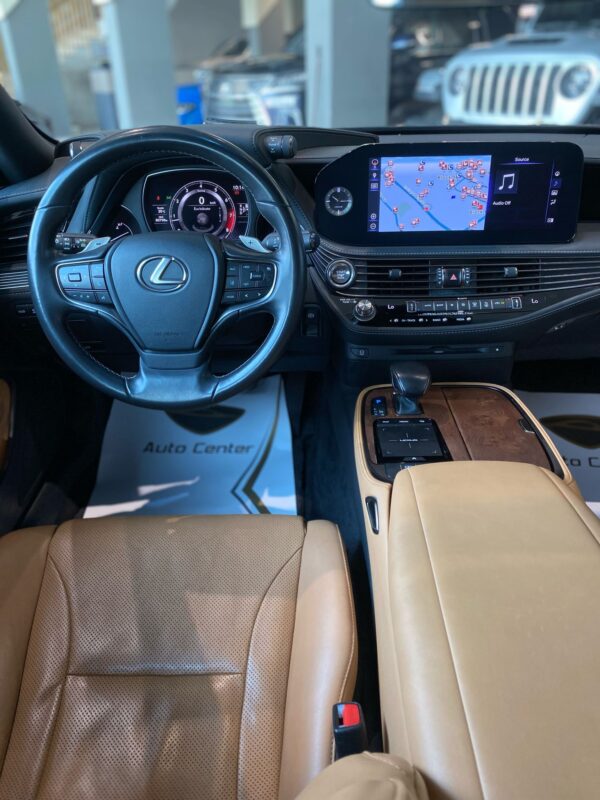 LEXUS LS-350 - Image 7