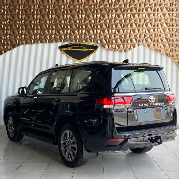 TOYOTA LAND CRUISER GXR V6 4.0 - Image 6