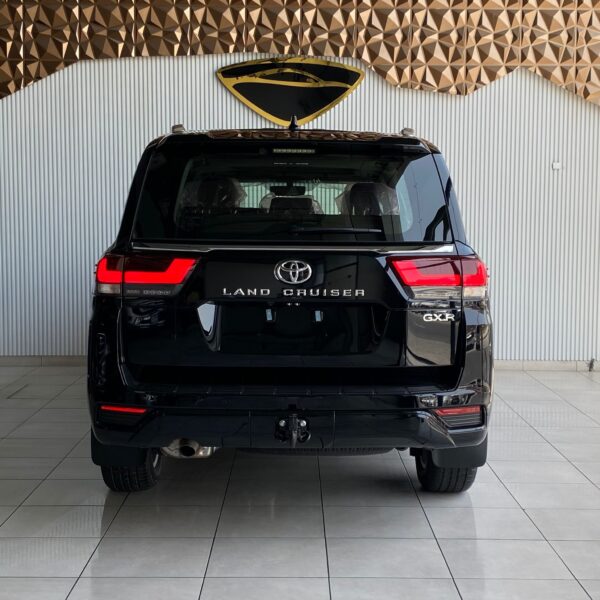 TOYOTA LAND CRUISER GXR V6 4.0 - Image 4