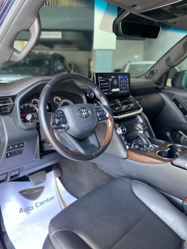 TOYOTA LAND CRUISER GXR TWIN TURBO - Image 8