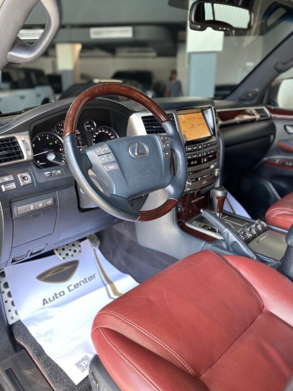 LEXUS LX570 S - Image 8