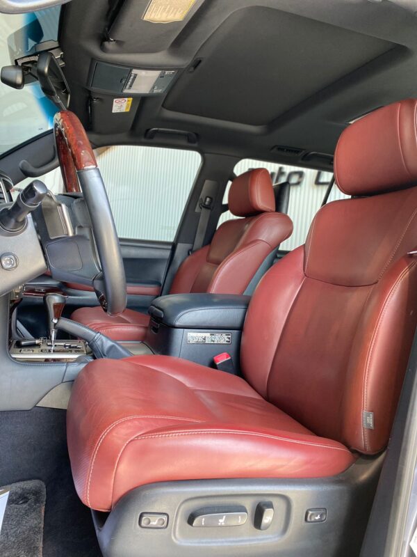 LEXUS LX570 S - Image 9