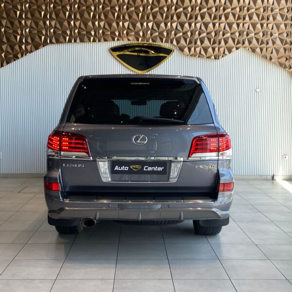 LEXUS LX570 S - Image 4