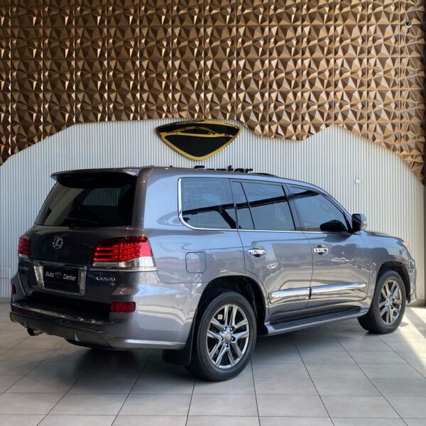 LEXUS LX570 S - Image 5