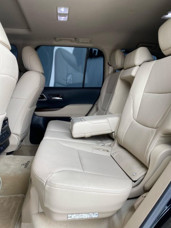 TOYOTA LAND CRUISER GXR TWIN TURBO - Image 10