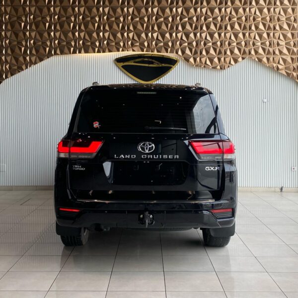 TOYOTA LAND CRUISER GXR TWIN TURBO - Image 4