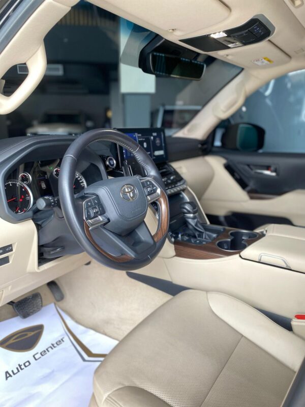 TOYOTA LAND CRUISER GXR TWIN TURBO - Image 8