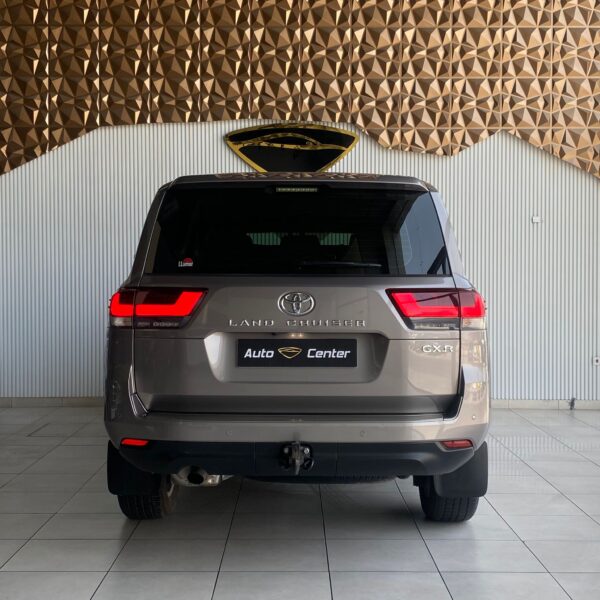 TOYOTA LAND CRUISER GXR V6 - Image 4