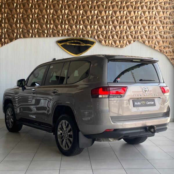 TOYOTA LAND CRUISER GXR V6 - Image 6