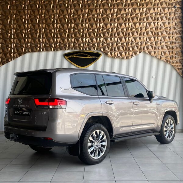 TOYOTA LAND CRUISER GXR V6 - Image 5