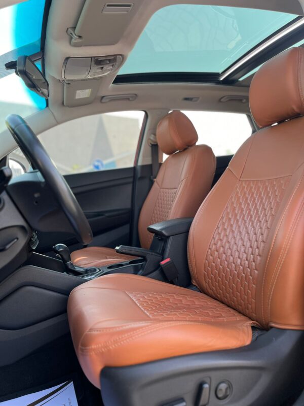 HYUNDAI TUCSON - Image 8