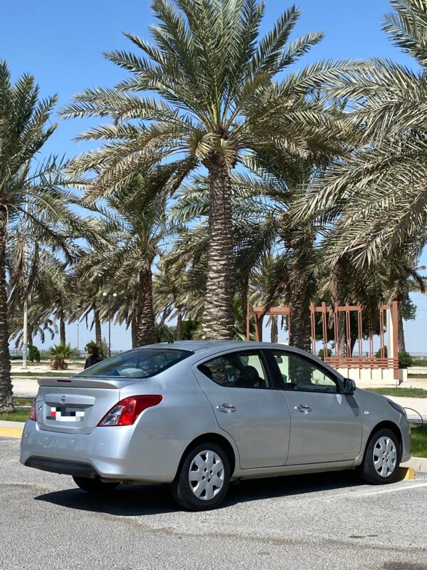 NISSAN SUNNY - Image 5