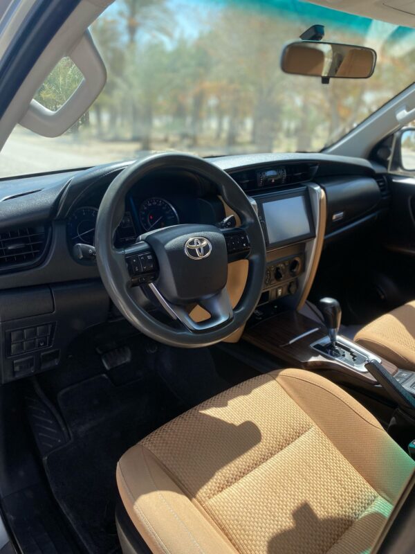 TOYOTA FORTUNER - Image 6
