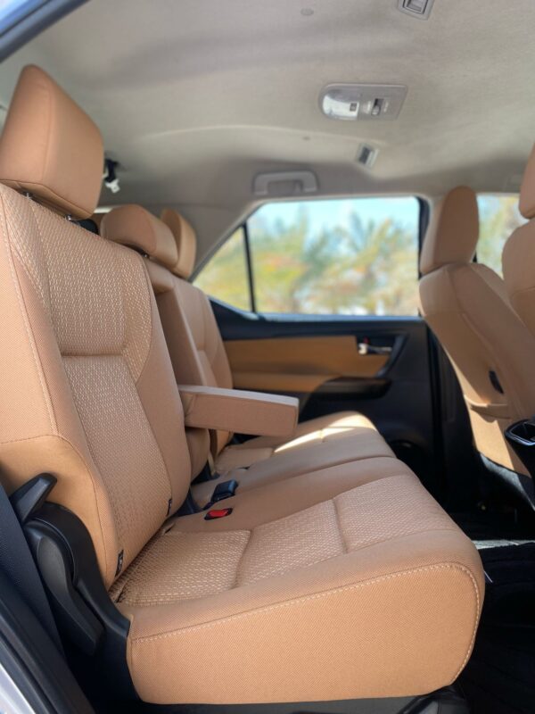 TOYOTA FORTUNER - Image 9