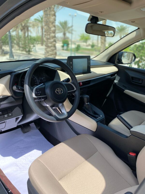 TOYOTA YARIS 1.5 - Image 6