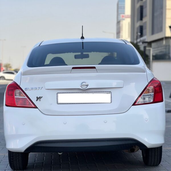 NISSAN SUNNY - Image 4