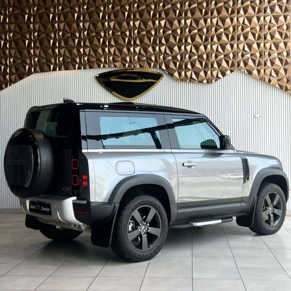 LAND ROVER DEFENDER 90 SE P300 - Image 5