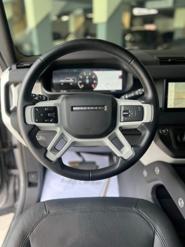 LAND ROVER DEFENDER 90 SE P300 - Image 7