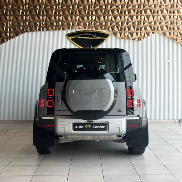 LAND ROVER DEFENDER 90 SE P300 - Image 4