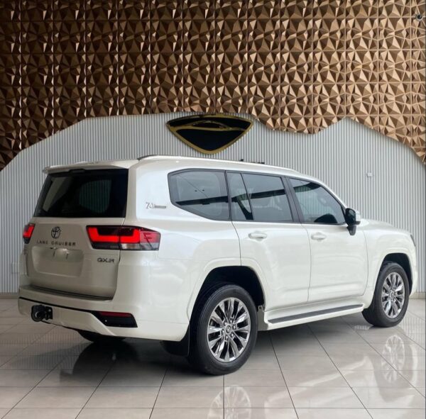 TOYOTA LAND CRUISER GXR TWIN TURBO - Image 5