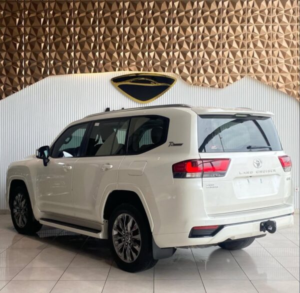 TOYOTA LAND CRUISER GXR TWIN TURBO - Image 6