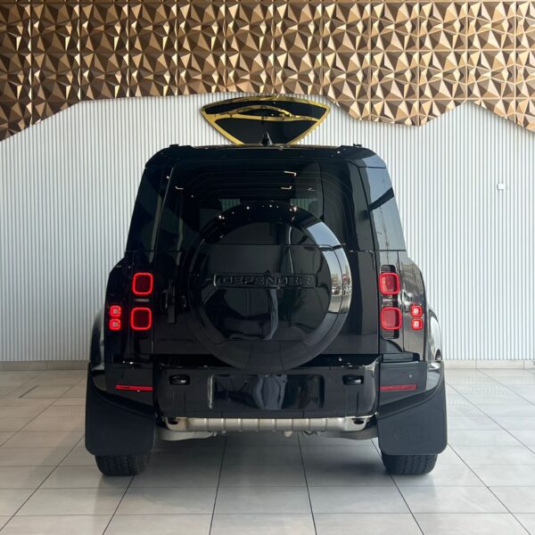 LAND ROVER DEFENDER 110 S P300 - Image 4