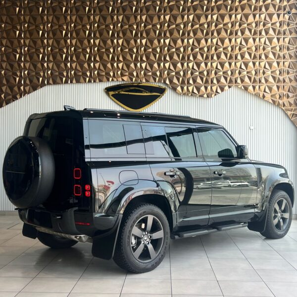 LAND ROVER DEFENDER 110 S P300 - Image 5