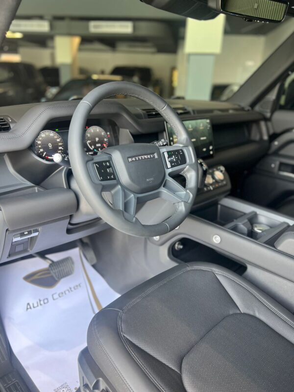 LAND ROVER DEFENDER 110 S P300 - Image 8