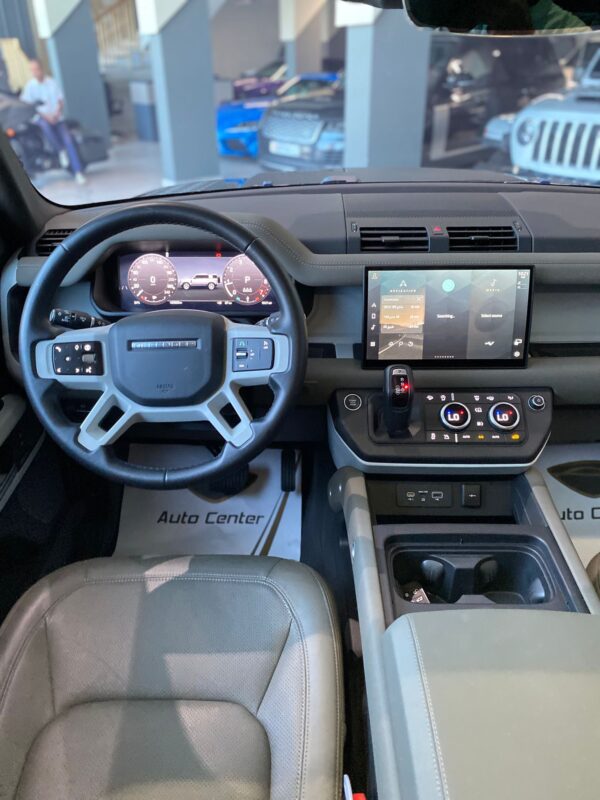 LAND ROVER DEFENDER 110 P300 SE - Image 7