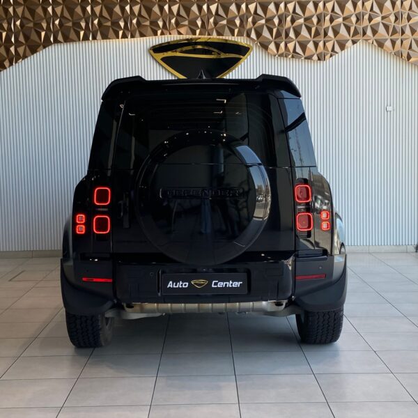 LAND ROVER DEFENDER 110 P300 SE - Image 4