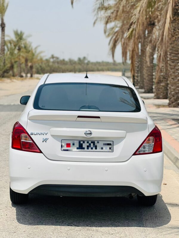 NISSAN SUNNY - Image 4