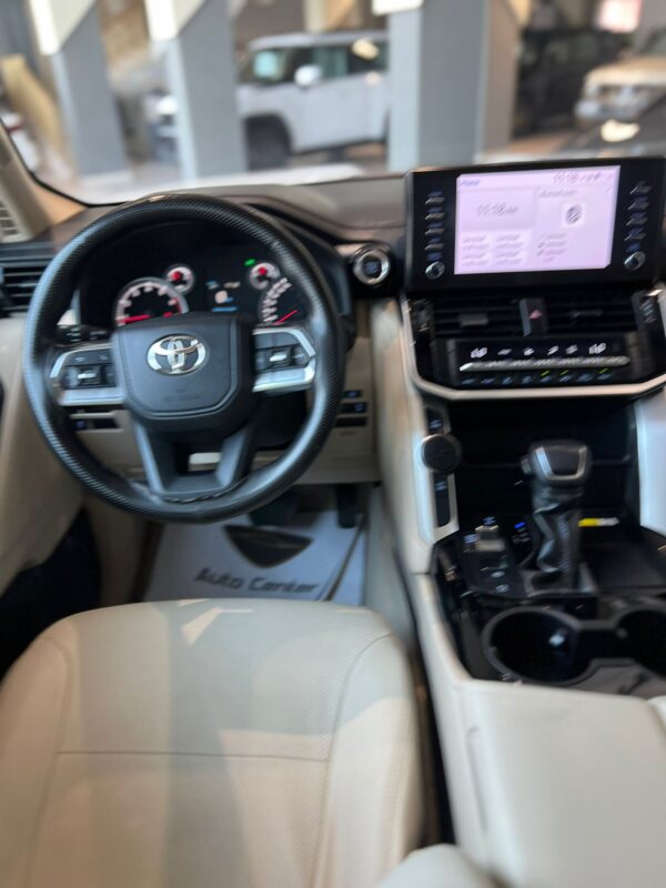 TOYOTA LAND CRUISER GXR V6 4.0 - Image 7