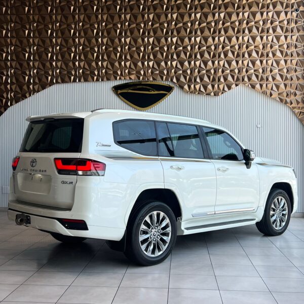 TOYOTA LAND CRUISER GXR V6 4.0 - Image 5