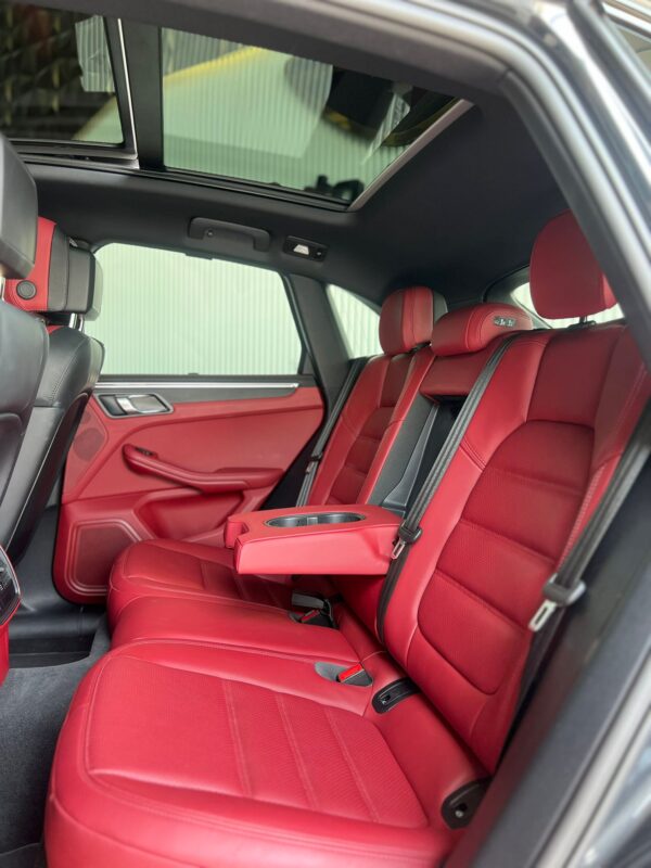 PORSCHE MACAN T - Image 10