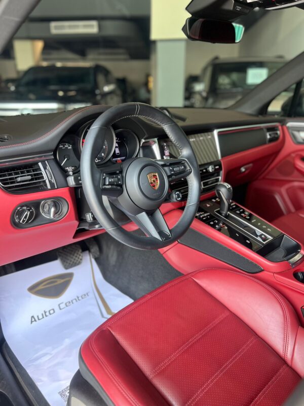 PORSCHE MACAN T - Image 8