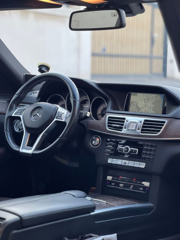 Mercedes E300 AMG V6 - Image 4