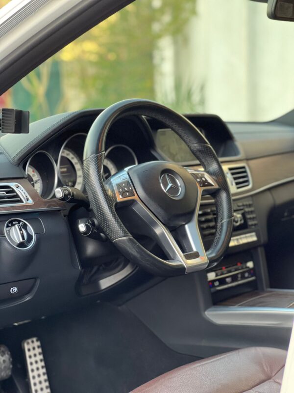 Mercedes E300 AMG V6 - Image 5