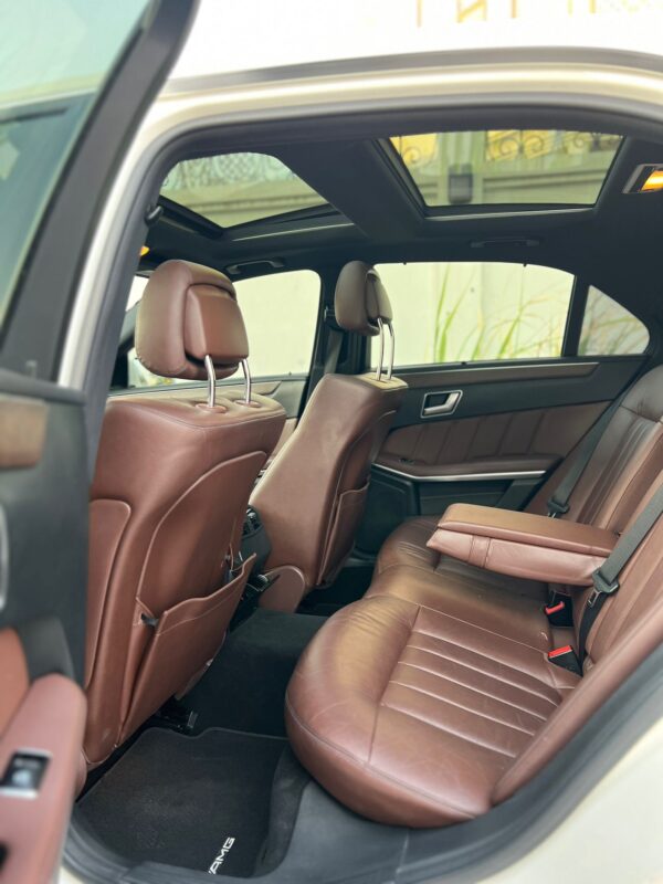 Mercedes E300 AMG V6 - Image 8