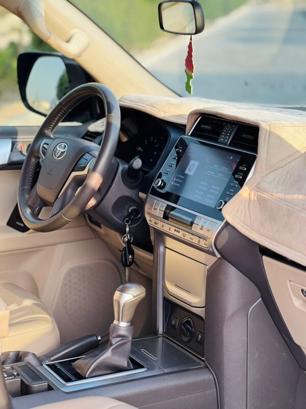 TOYOTA LAND CRUISER PRADO TX.L V4 - Image 8