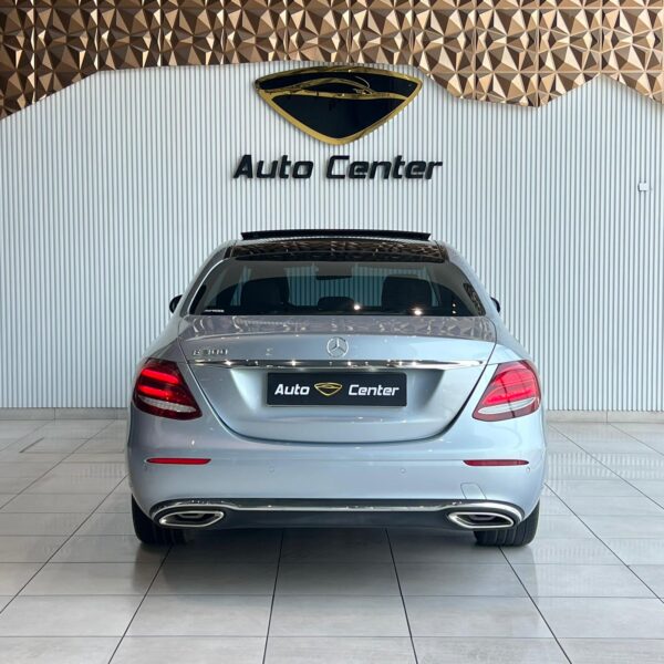 MERCEDES BENZ E300 AMG - Image 4