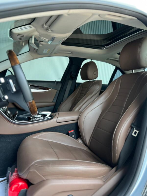 MERCEDES BENZ E300 AMG - Image 9