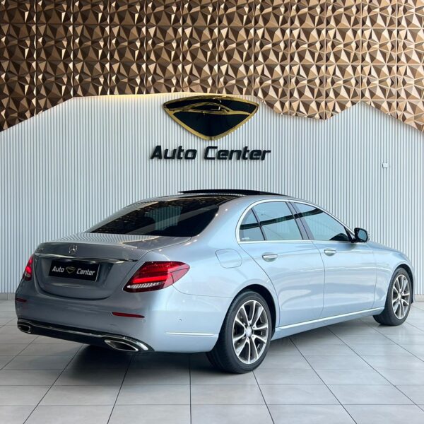 MERCEDES BENZ E300 AMG - Image 5