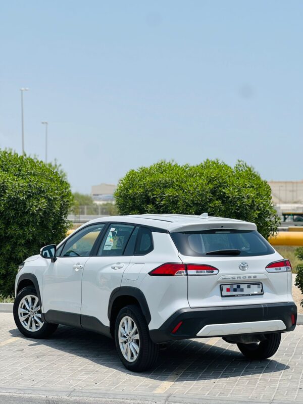 TOYOTA COROLLA CROSS - Image 3